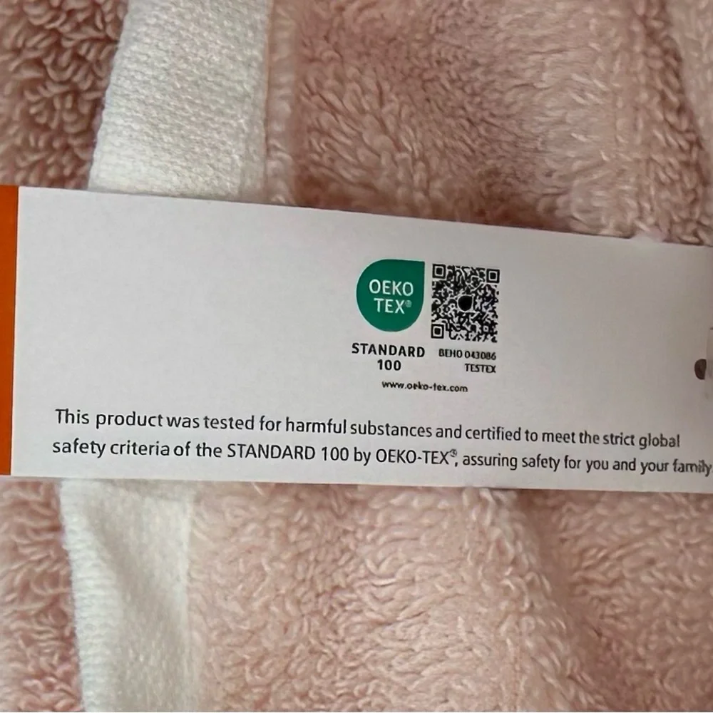 CARO Plush Bathroom Towel Bath  Velour Tri- Color Peach Variants 55”‎ X 30” NWT